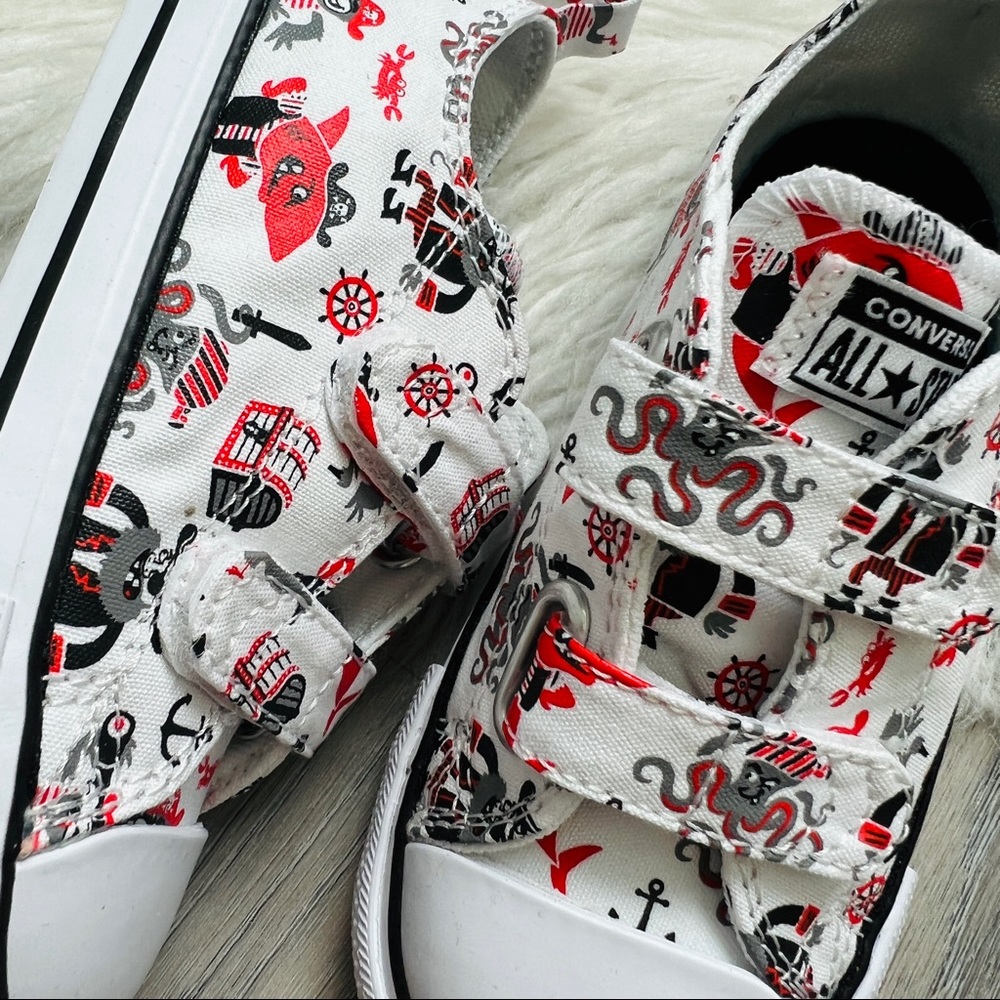 NWT Convers Chuck Taylor All Star 2V OX Toddler Boys - Picture 5 of 8